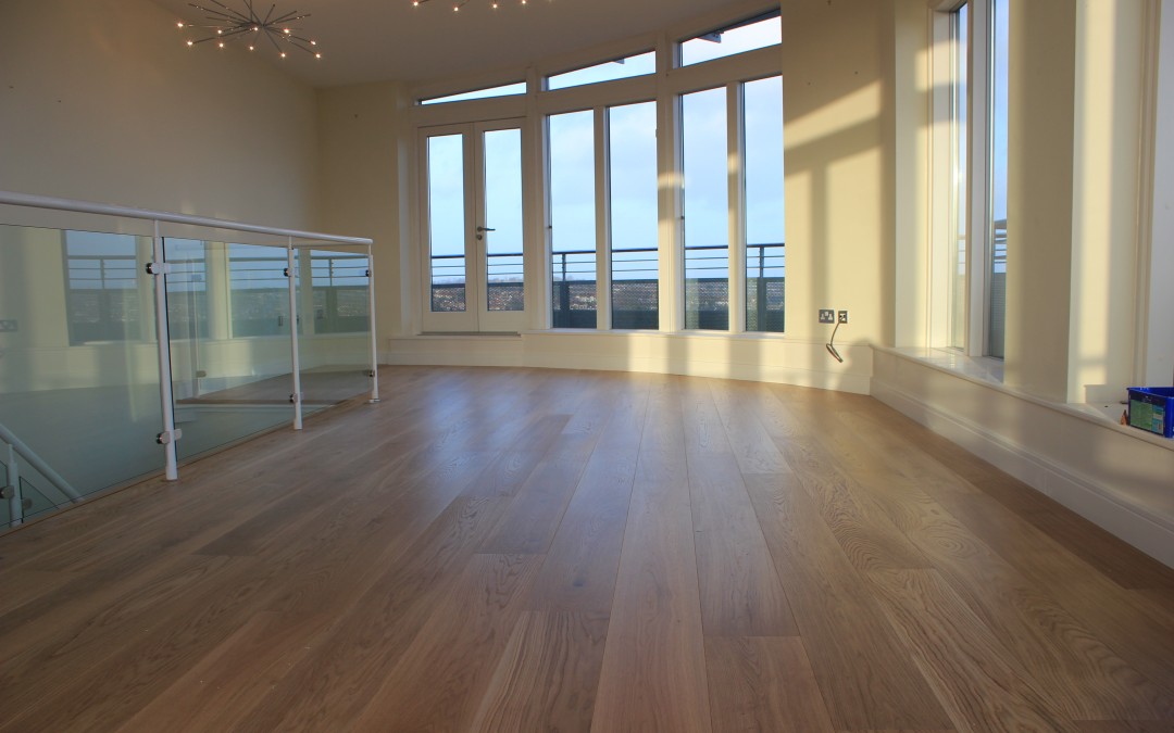 Rustic Brushed and Lacquered Oak Planks