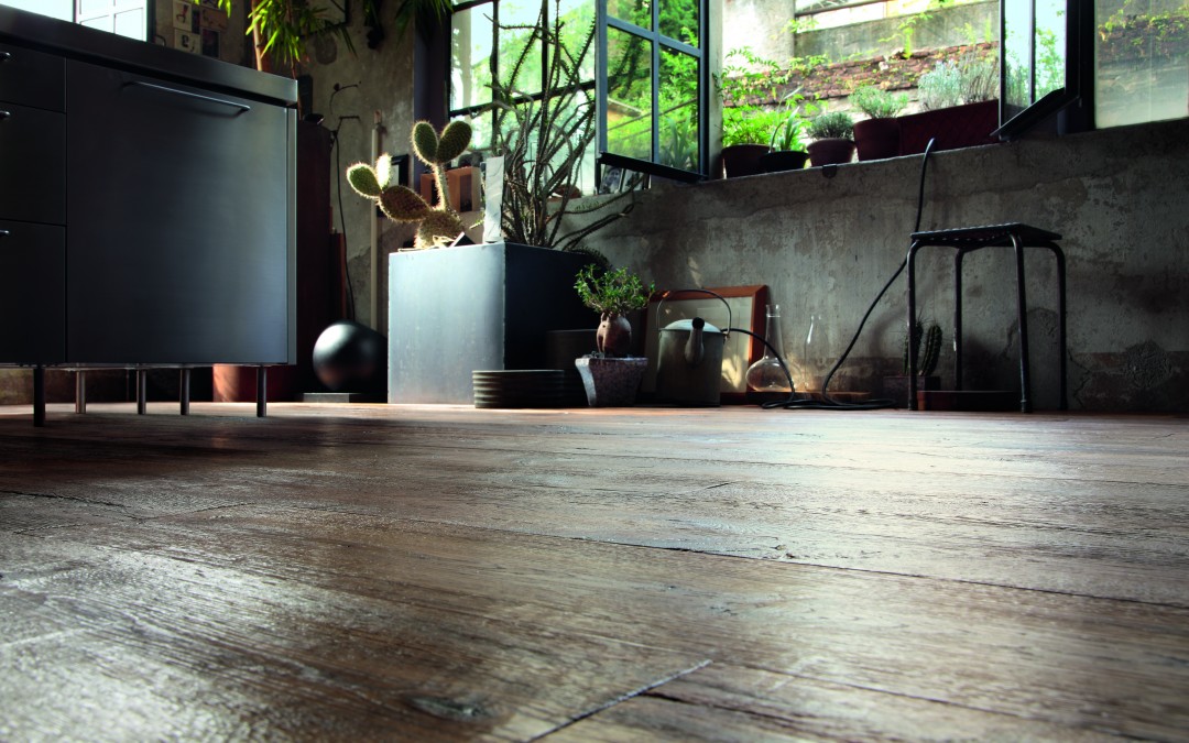 Deeply sandblasted Italian flooring